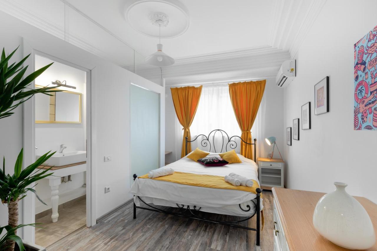 Historical Center 1 By Citylife Suites Bukares Bagian luar foto