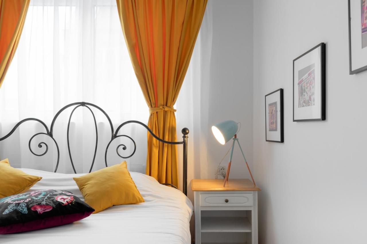 Historical Center 1 By Citylife Suites Bukares Bagian luar foto